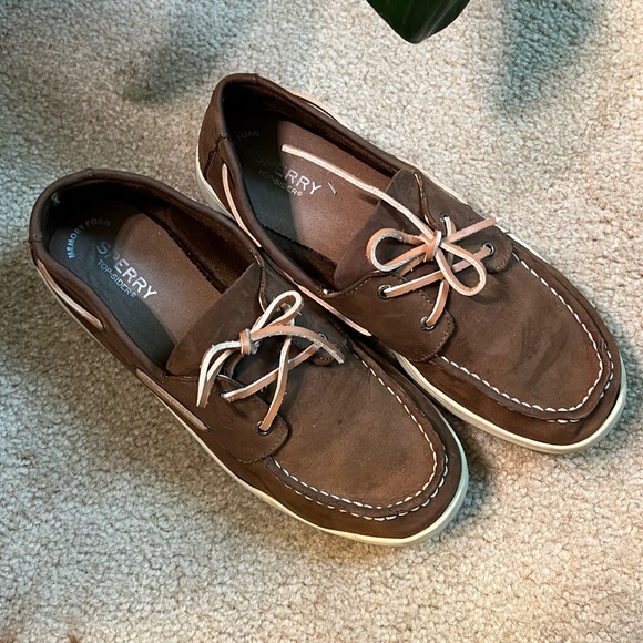 Sperry Men's Tan Leather Boat Shoes - Picture 2 of 6